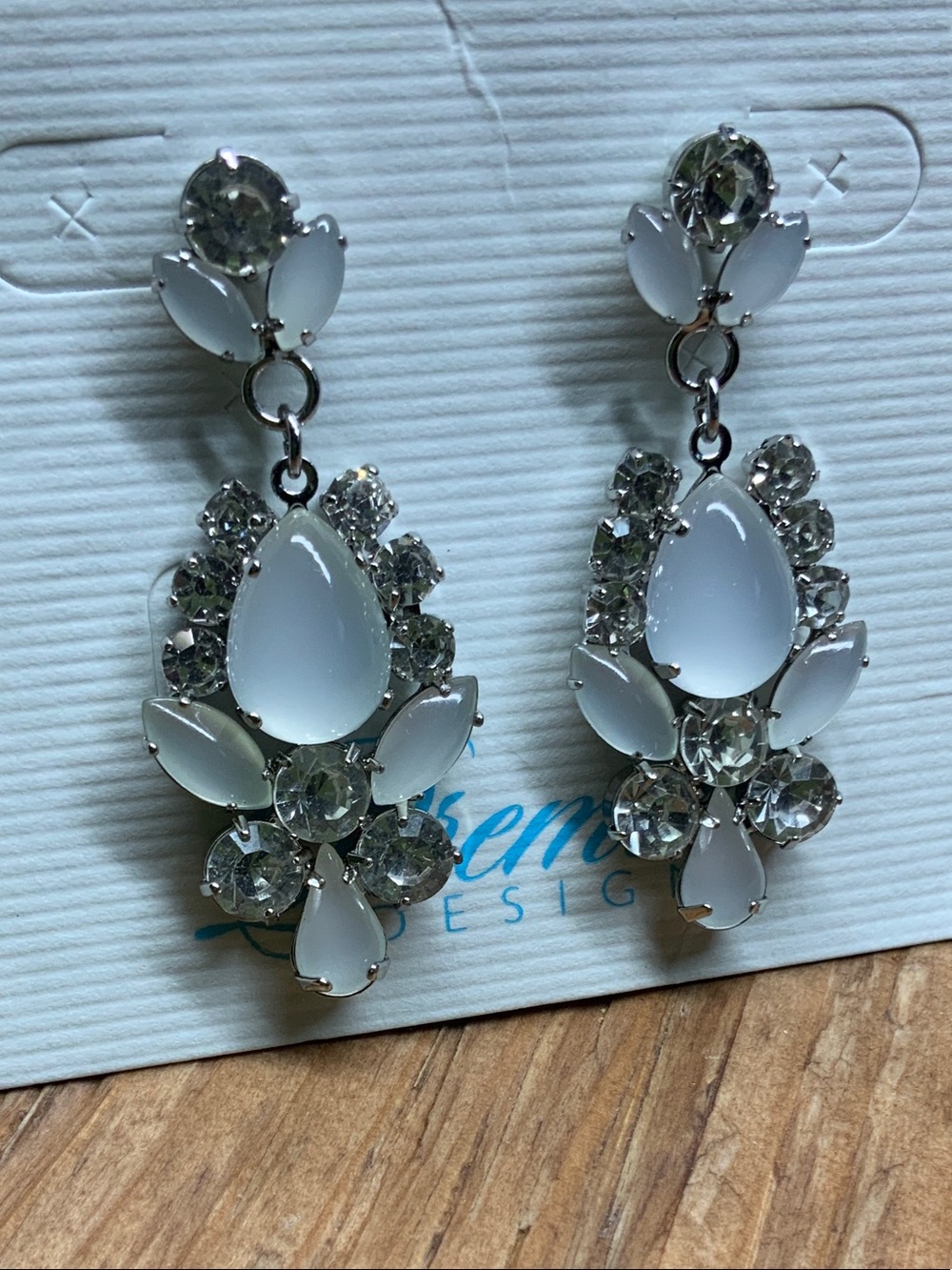 Premier Designs "Dreamy" White and Clear Teardrop Crystal Dangle Earrings